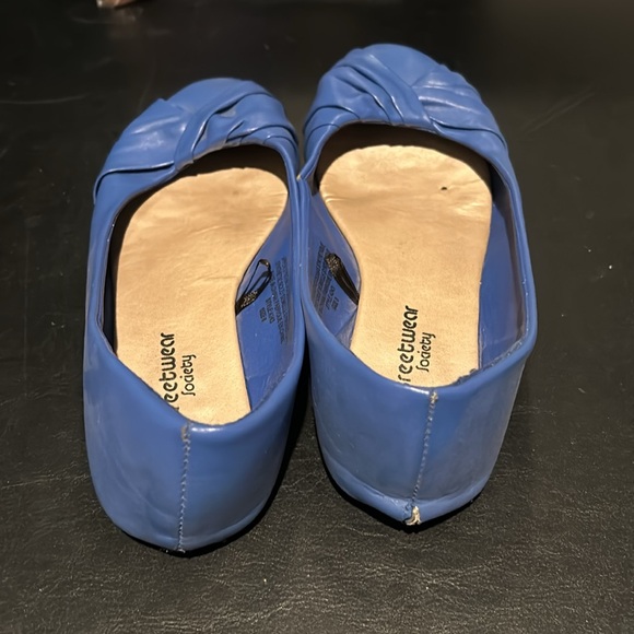 Blue Coloured Flats Sz 8 - Picture 2 of 3